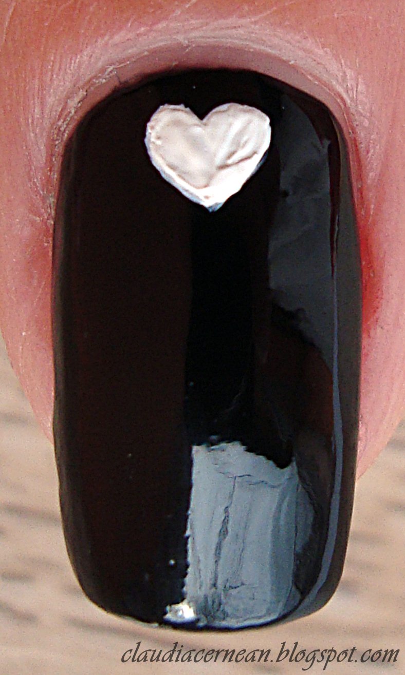 Nails Art Tutorials: Unghii cu Inimioare - Hearts Nails