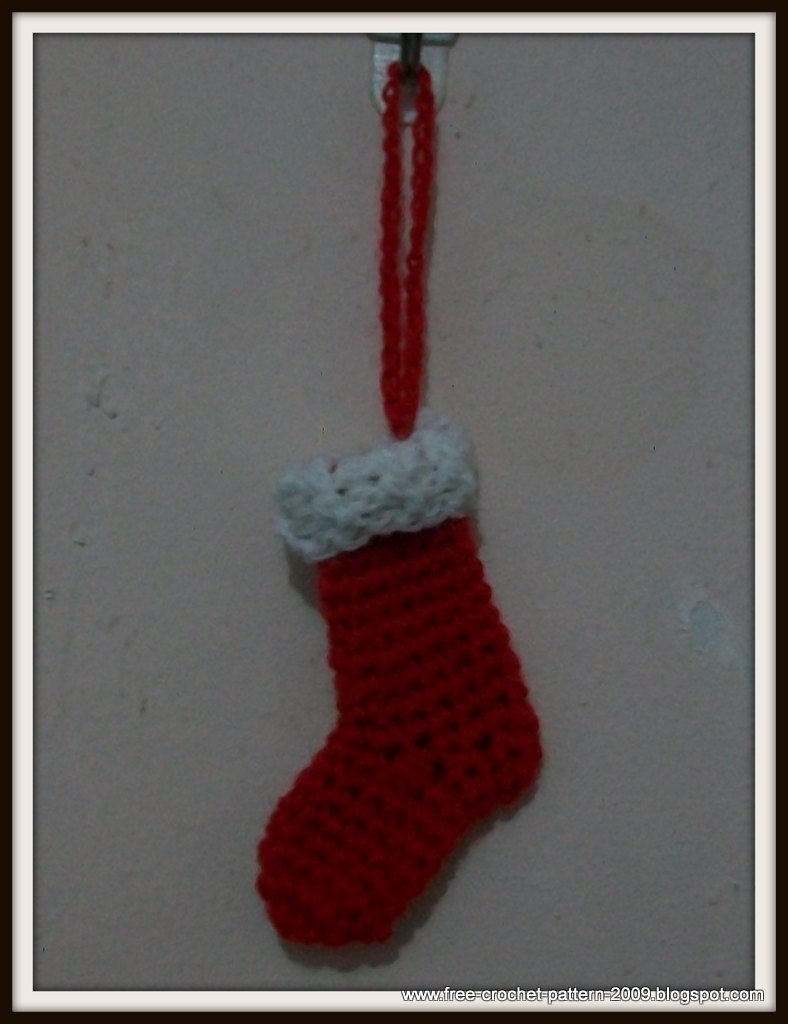 Girlie's Crochet How to Crochet a Christmas Sock Ornament?