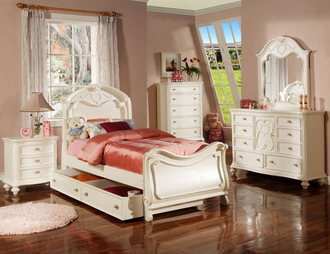 White Wood Furniture at the galleria