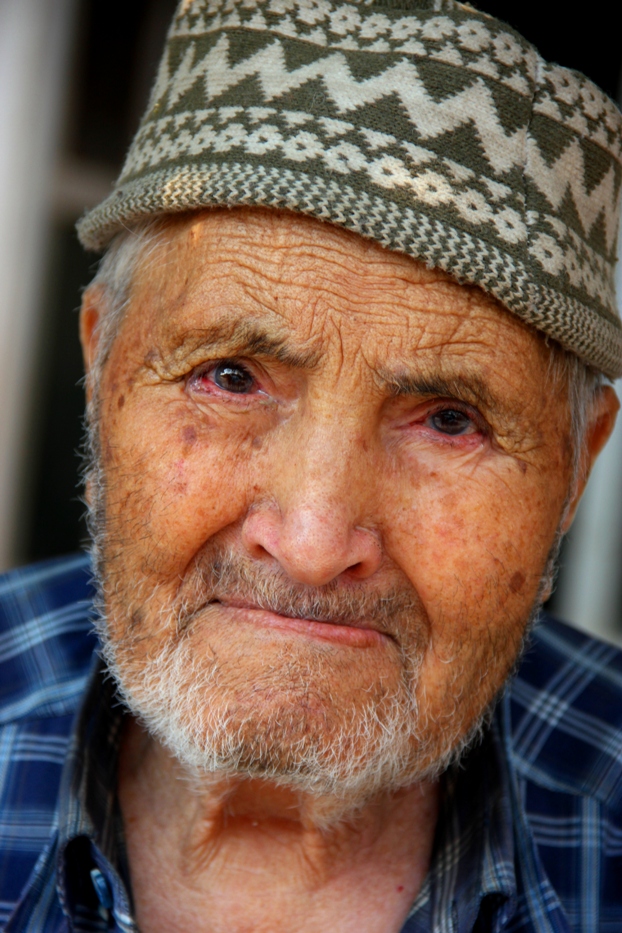 Dedeler holding. дедушка аргентинец. турецкий дедушка. Dede. Dede.