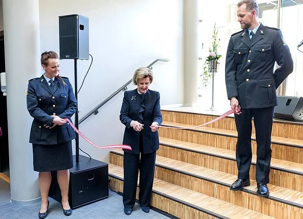 Queen Sonja of Norway officially opened the new Police Operations Center in Tønsberg. The Center is located hosts at the same time the district court