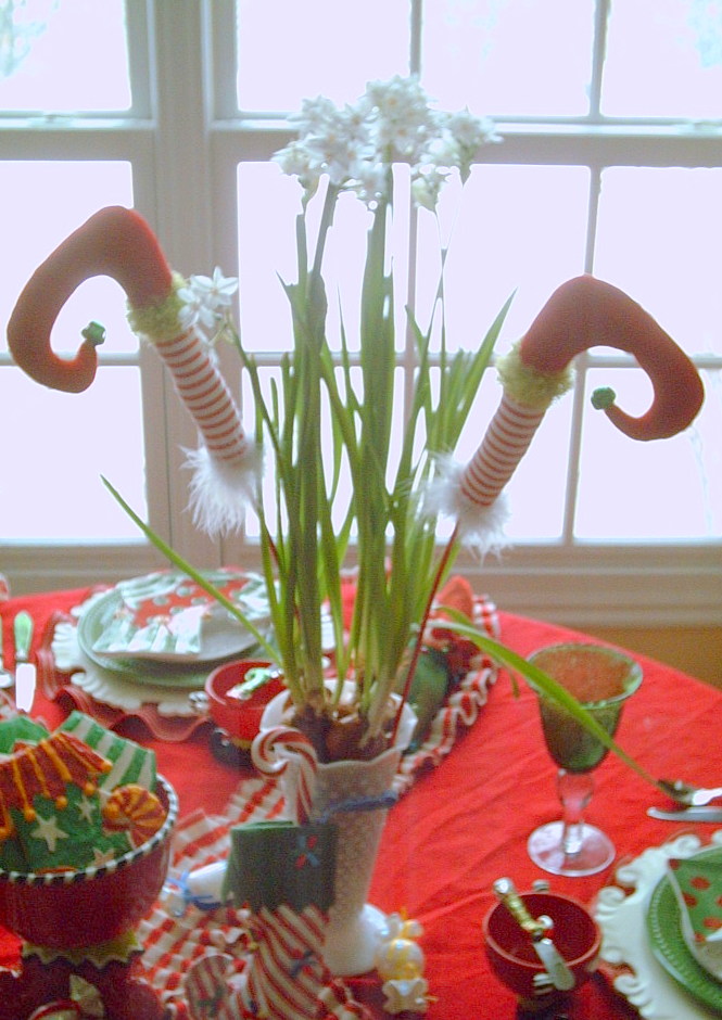 Candlelight Supper Elf Shoe Tablescape