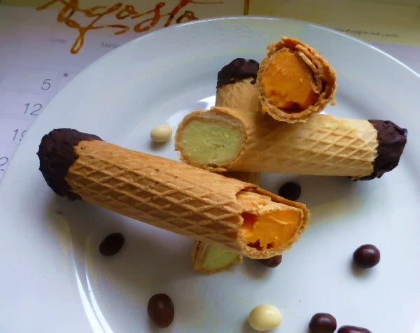 Canutos helados de manzana y mandarina