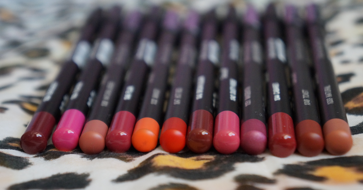 Italia Deluxe Ultra Fine Lip Liner Review / Carmen Varner // Lifestyle