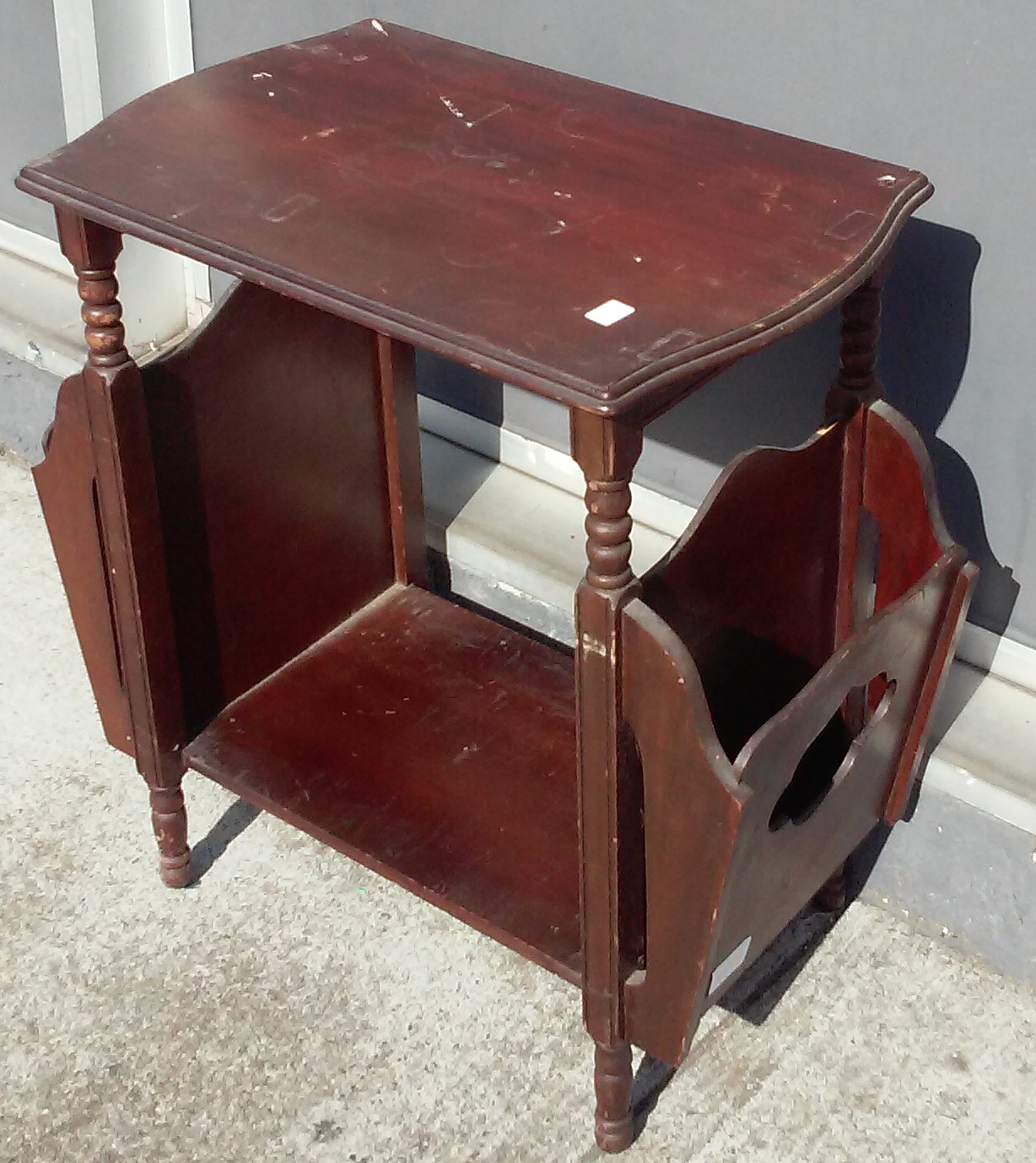 UHURU FURNITURE & COLLECTIBLES SOLD 15249 Vintage Mahogany Magazine Rack End Table 20