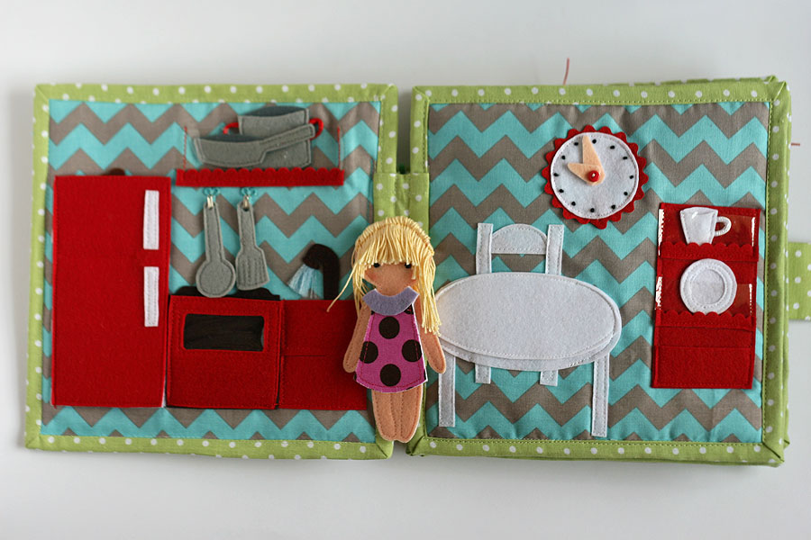Quiet busy dollhouse book with felt doll for pretend play, TomToy handmade, развивающая книжка, кукольный домик
