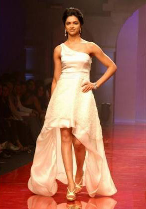 Hot Bolly Babes Sizzle on Ramp