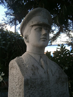το μνημείο Εφέδρου Αξιωματικού στην Πτολεμαΐδα