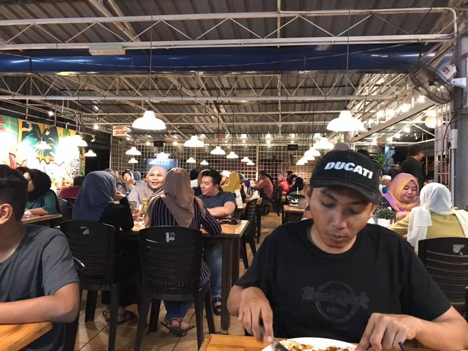 Makan malam di The Syrup VS Soda, Kuala Terengganu Blog Luthfi