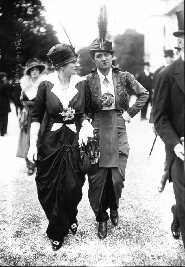 Women's Street Style from La Belle Époque 60 Amazing Photographs