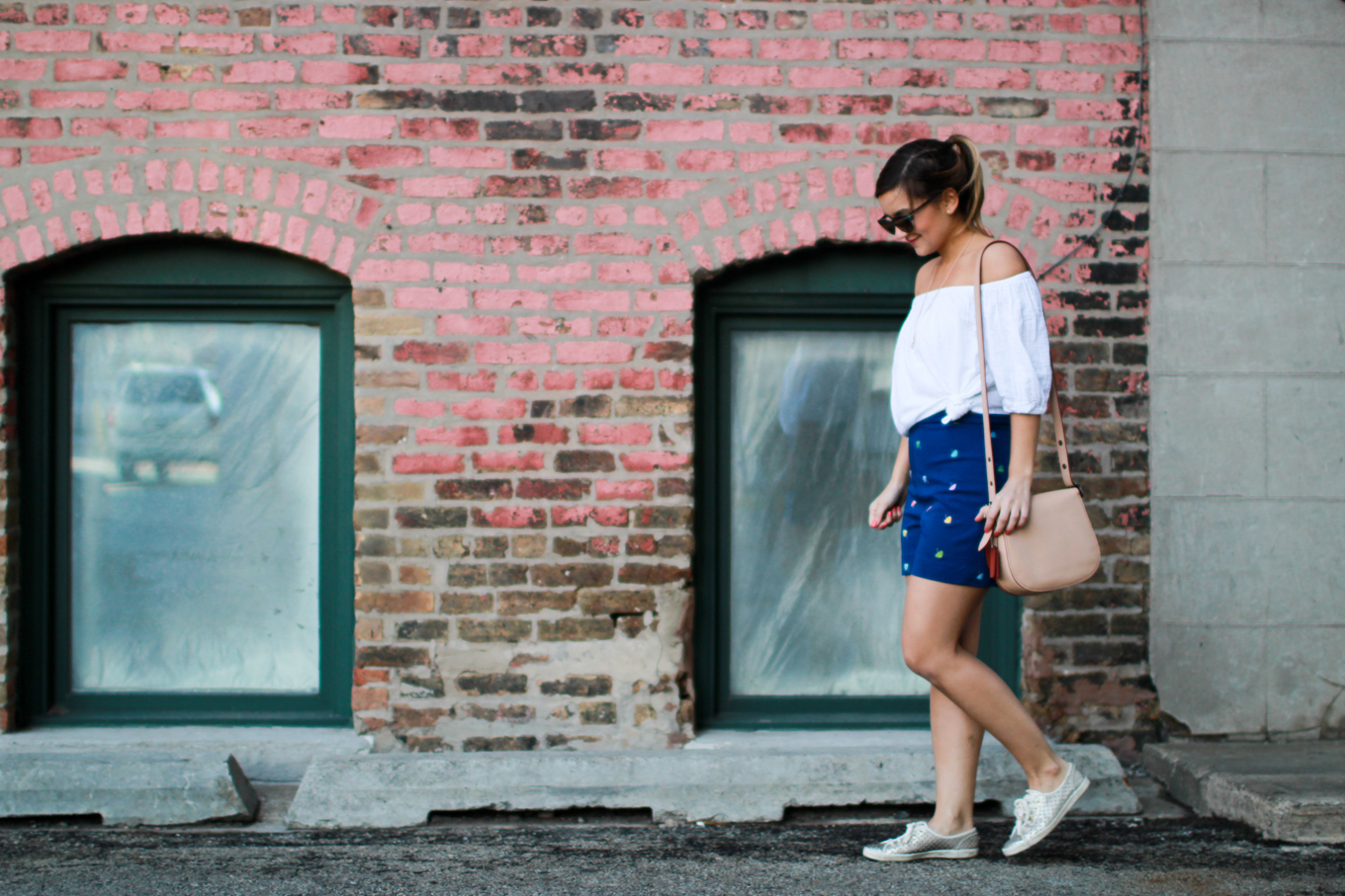 Umbrella Shorts Lake Shore Lady