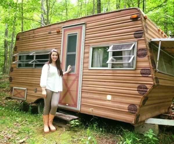 Motivated 14-Year-Old Saves Money For Old Camper And Turns It Into A Welcoming ‘Glamper’ For Her And Her Friends