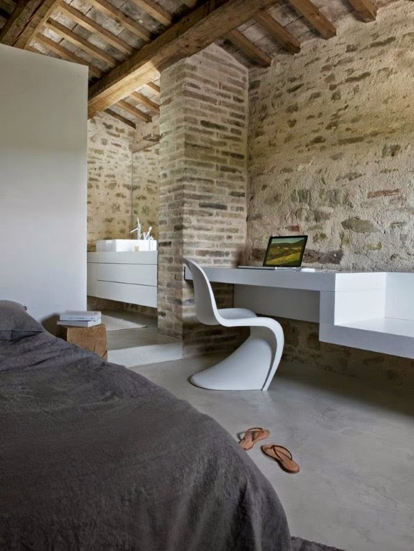 Eıne 300-year-old Italian farm with minimalist interiors