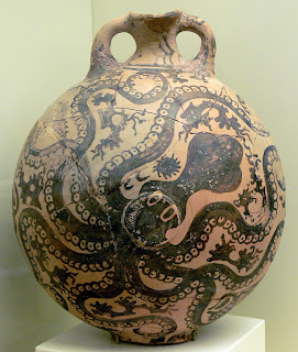 Girit uygarlığına ait ahtapot desenli kil vazo, yak. MÖ 500