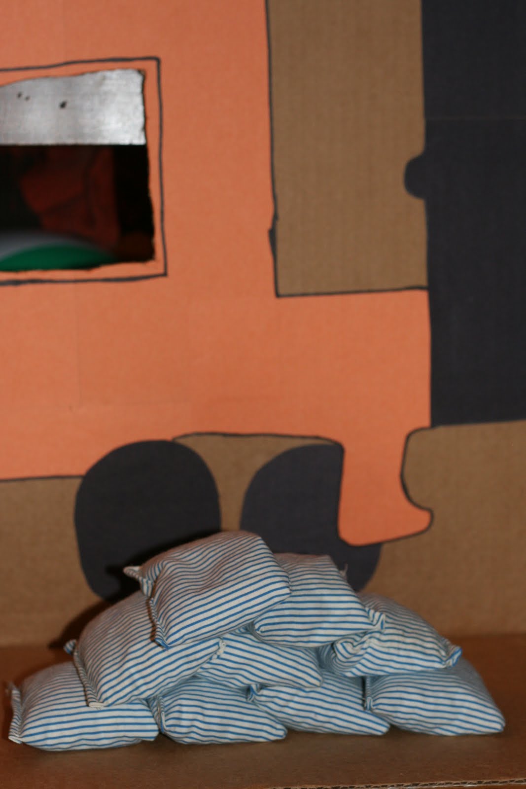 My Delights! Train Bean Bag Toss