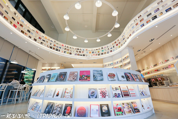 《台中.南屯》益品書屋台中館EP-BOOKS-入屋100元,不限時間、滿屋精裝書無限閱覽、飲料無限暢飲 《台中.南屯》益品書屋台中館EP-BOOKS-入屋100元,不限時間、滿屋精裝書無限閱覽、飲料無限暢飲