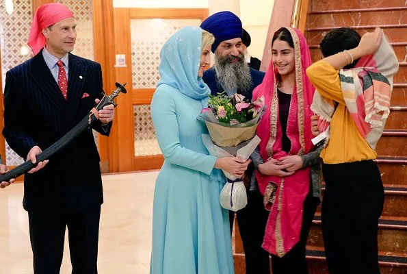 The Earl and Countess of Wessex visited the Sri Guru Singh Sabha to celebrate their new licensing to offer The Duke of Edinburgh Awards