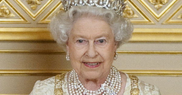 Queen Elizabeth II's Qatari Pearl Suite | The Court Jeweller