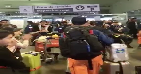 Rescatistas japoneses fueron recibidos con aplausos en el AICM de la CdMx (VIDEOS) Rescatistas japoneses fueron recibidos con aplausos en el AICM de la CdMx (VIDEOS)