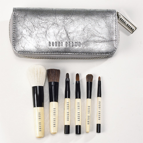 A beauty and lifestyle blog from Raspcherry..... My Travel Brush