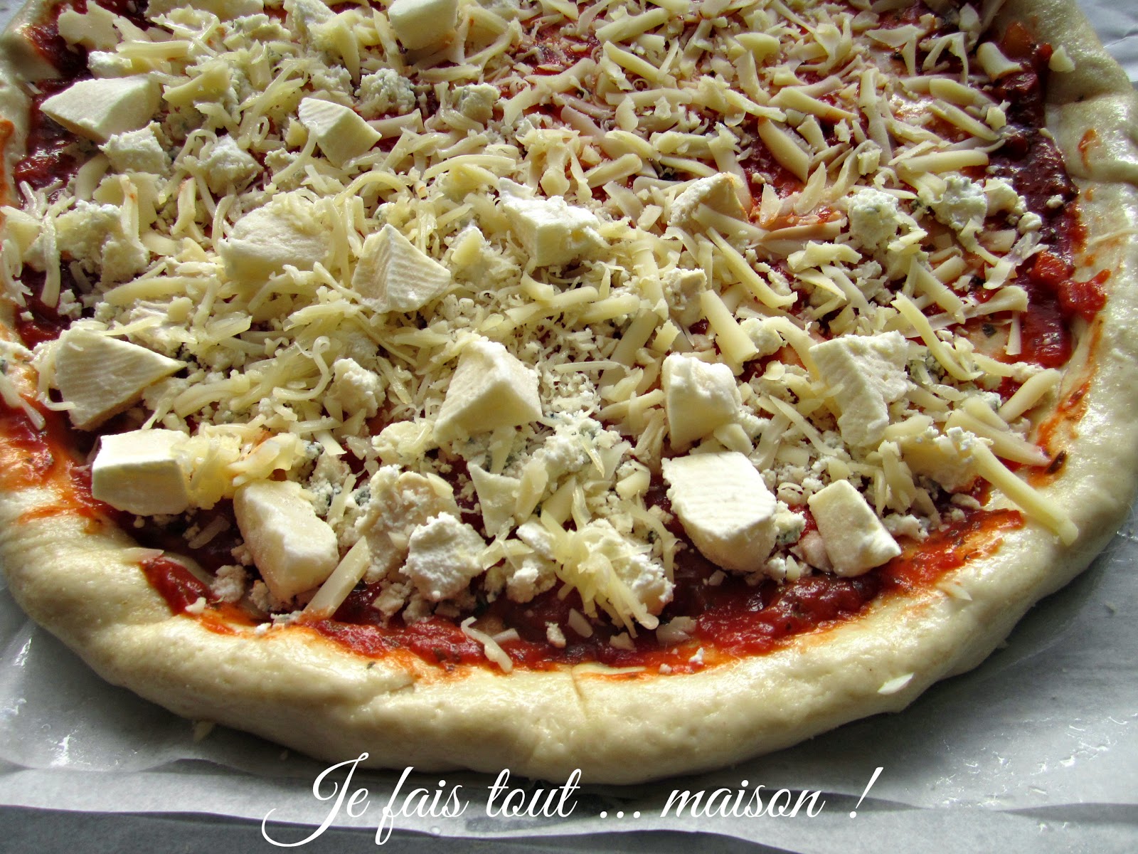 Je fais tout maison ! Pâte à pizza maison à l'eau gazeuse Je fais tout maison ! Pâte à pizza maison à l'eau gazeuse