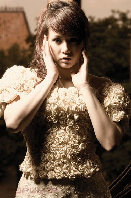 FHOTO CEWEK TELANJANG: Foto Hot Model Sexy Dan Cantik Majalah Popular