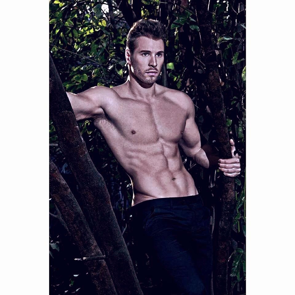 Man Central Christian Alonso Shirtless