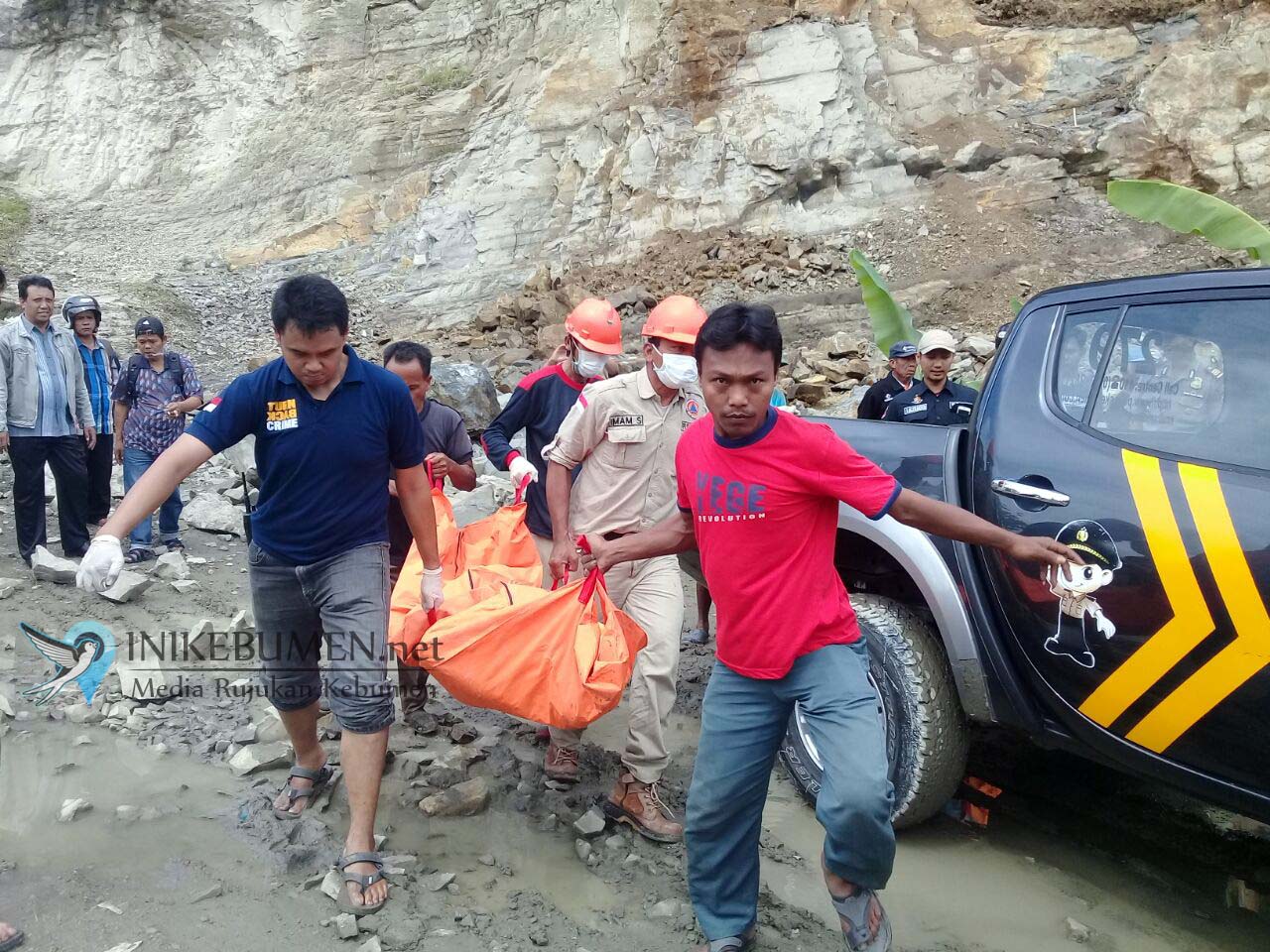 Satu Penambang di Alian Tewas Tertimbun Batu yang Ditambangnya Satu Penambang di Alian Tewas Tertimbun Batu yang Ditambangnya