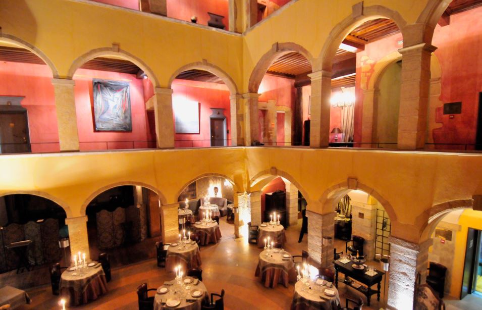 La Cour des Loges La Cour des Loges Lyon