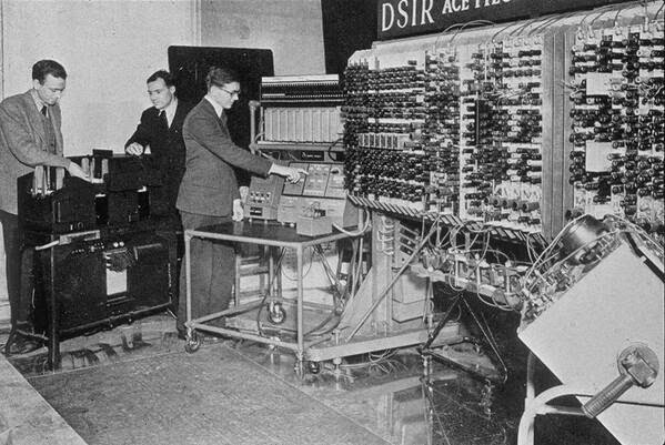 64 Historical Pictures you most likely haven’t seen before. # 8 is a bit disturbing! - The first computer in England, 1950