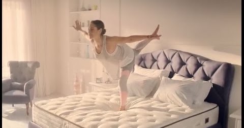 Nurgul Eryildir Gunay Tartisma Yaratan Reklamlar Hulya Avsar In Yatagi