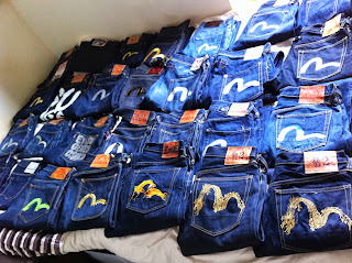 72 PAIRS OF EVISU JEANS.SIZE FROM 28 - 40