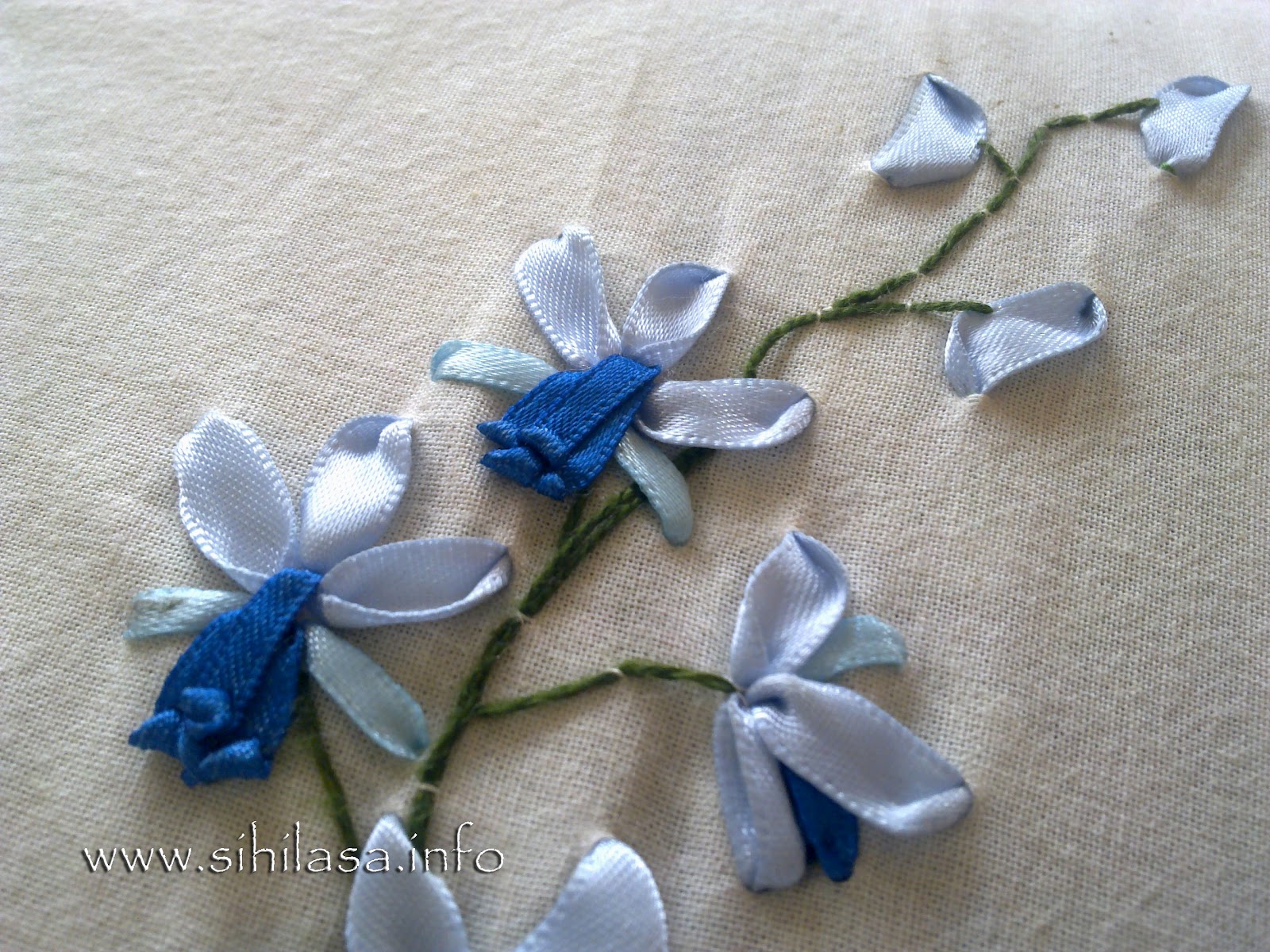 Sihilasa - Art of life...: Blue Orchid Flower (Ribbon Embroidary)