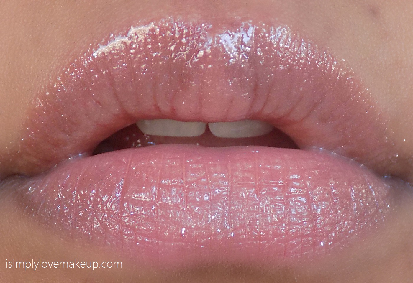 The Ultimate Guide to Lip Gloss Application—Tips and Tricks!