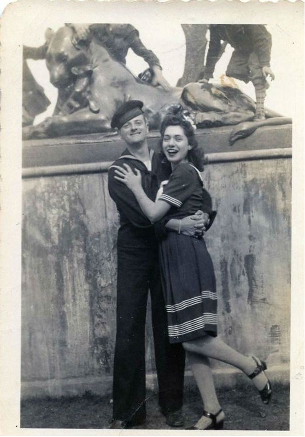 World War II in Pictures Wartime Couples