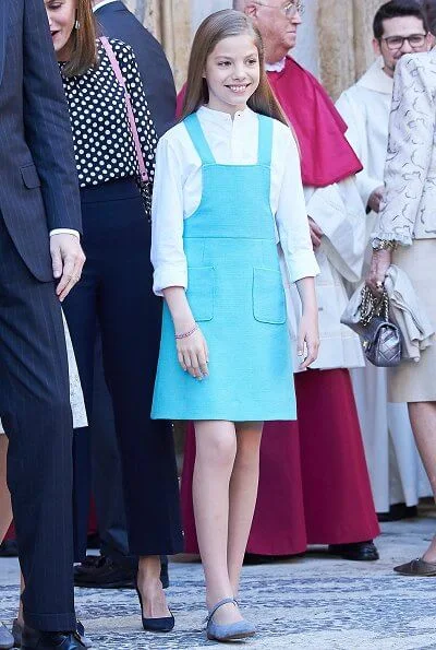 King Felipe, Queen Letizia, King Juan Carlos, Queen Sofia, Crown Princess Leonor and Infanta Sofía