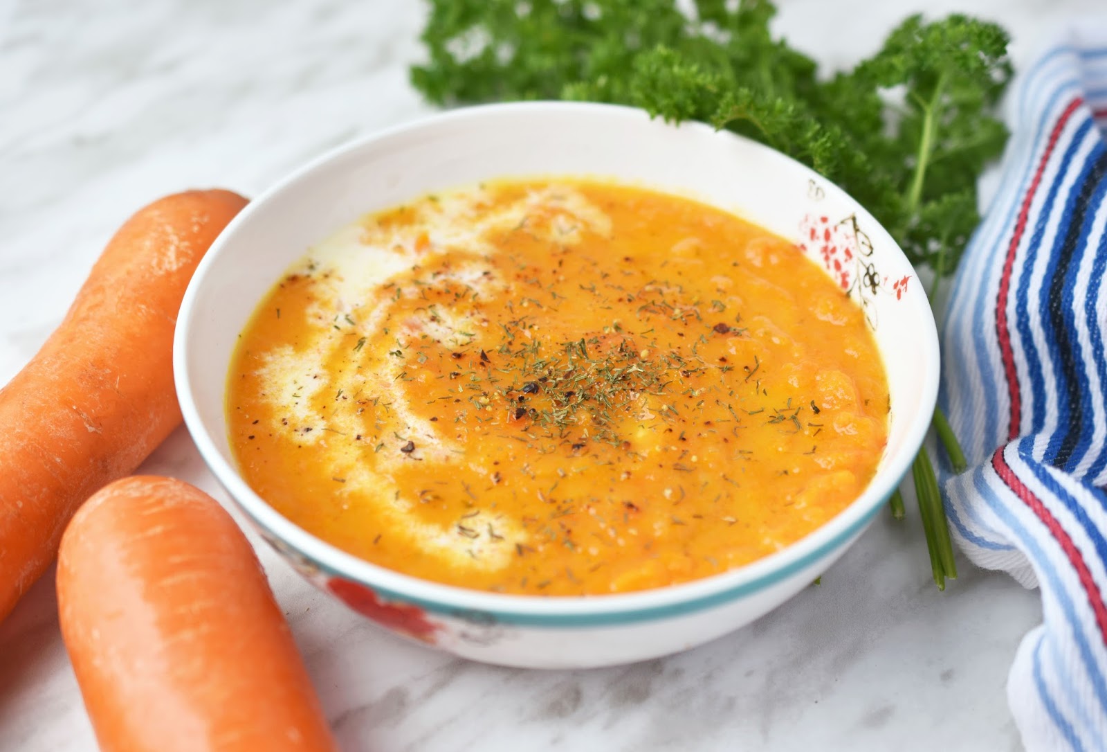 Woman in Real Life Carrot Coconut Soup (vegan, glutenfree)