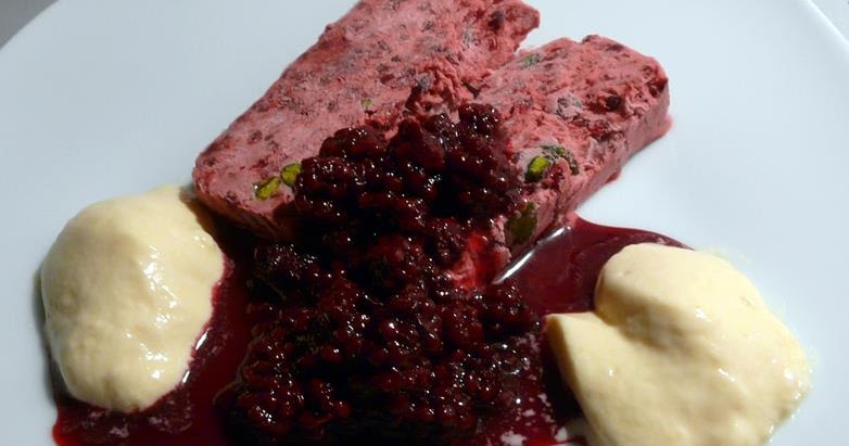 Kulinarische Welten zu Fisch- und Meeresfrucht: Brombeerparfait mit ...