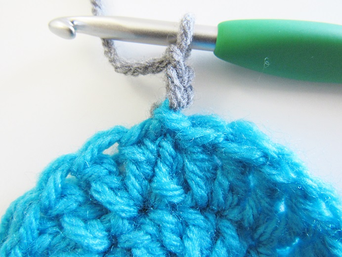 How to Seamlessly Change Colors When Crocheting in The Round Crochet