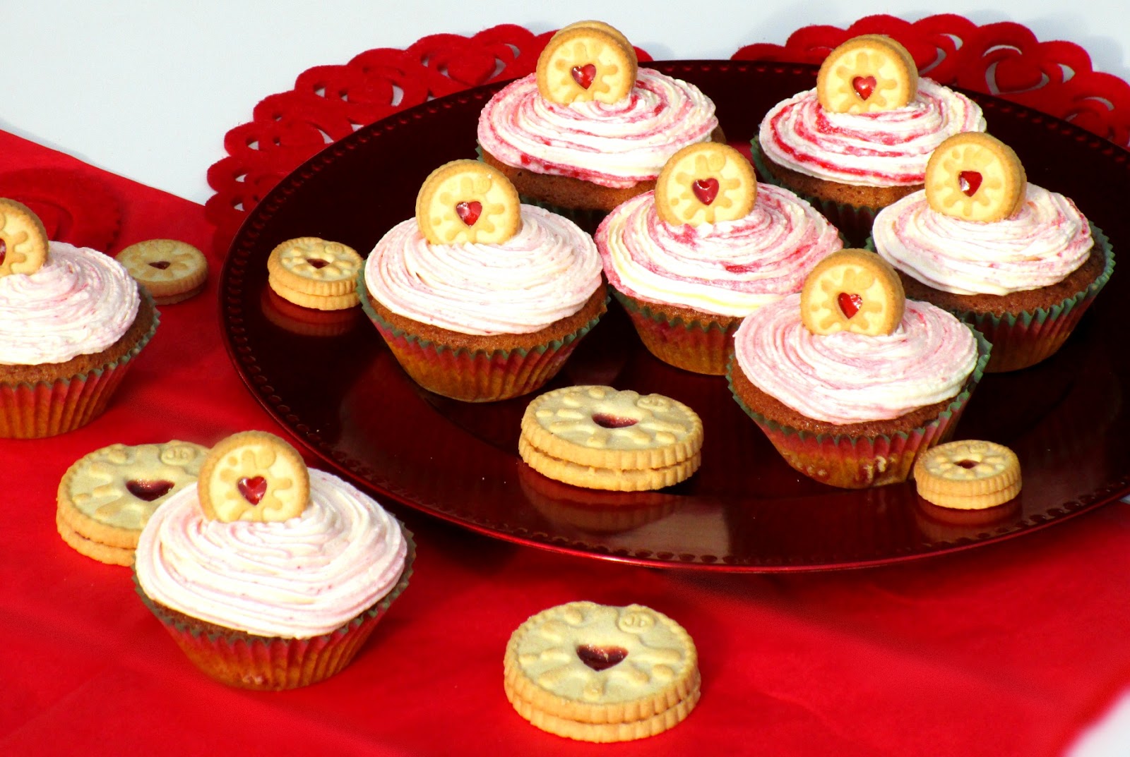 HaySparkle Jammie Dodger Cupcake Recipe