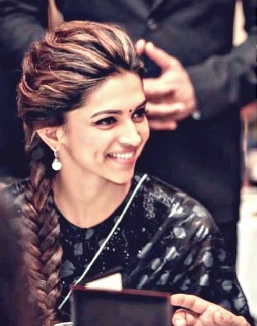 7 Beautiful Hairstyles For Silk Saree Candy Crow