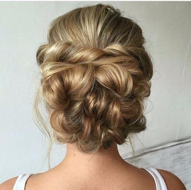 Important Inspiration 28 Easy Bun Hairstyle For Gown
