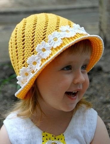 Encantador sombrero de niña al crochet - con
