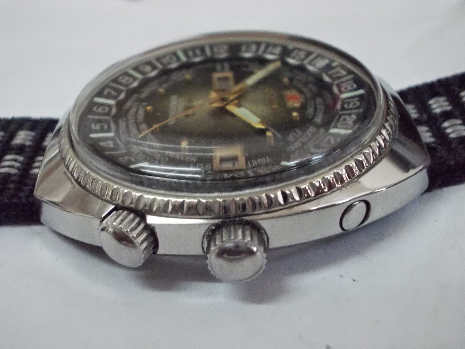 orient world diver
