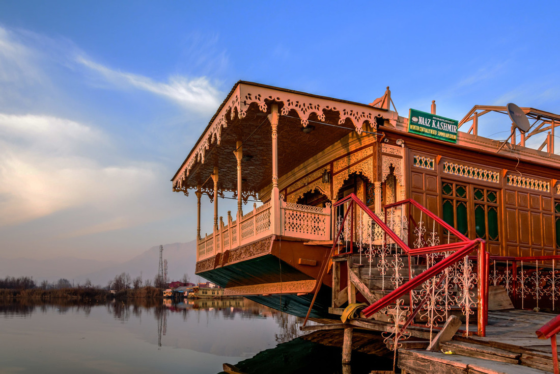 Naaz Kashmir Kashmir Houseboat Provide Amazing Feeling