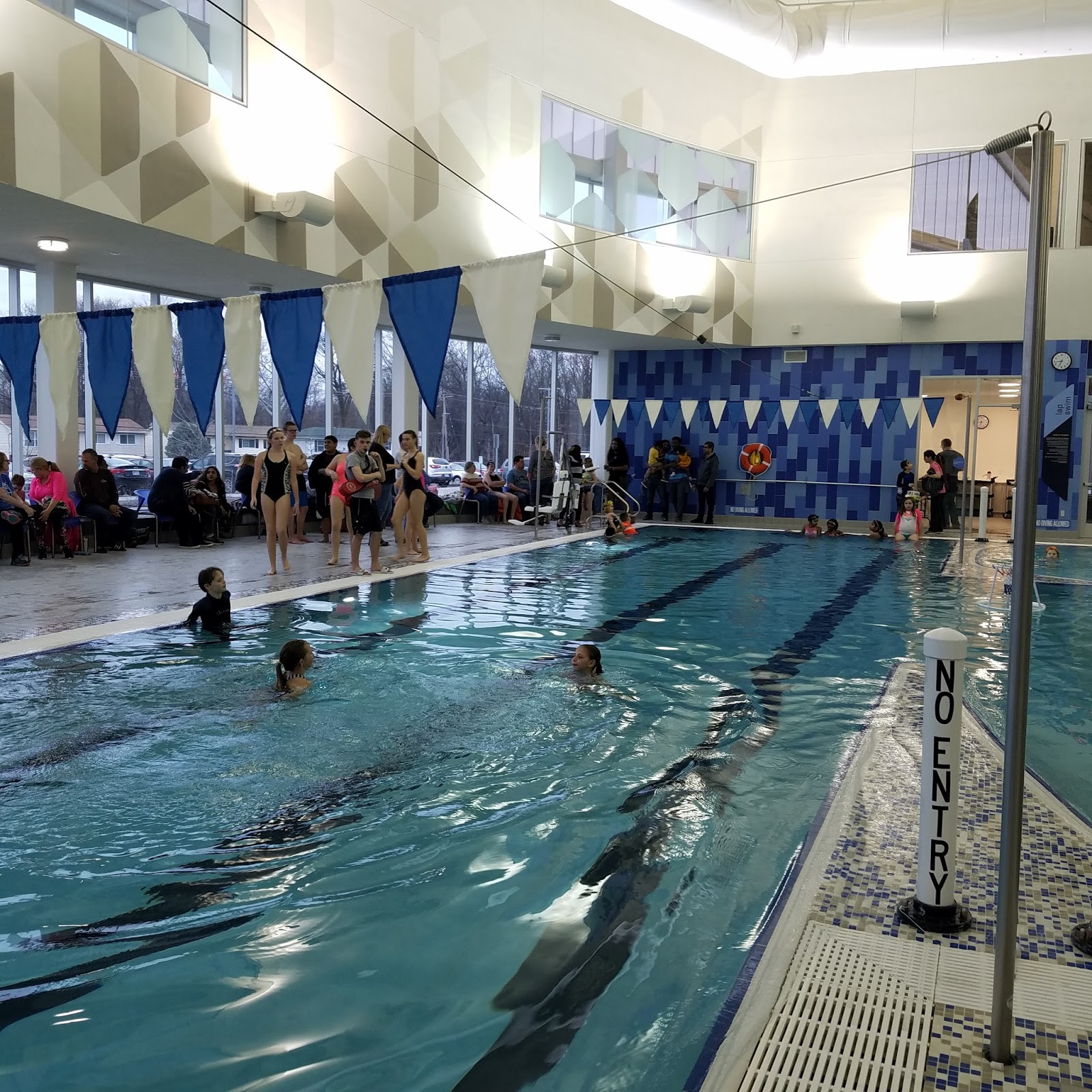 Play St. Louis Indoor Aquatic Center at Maryland Heights Community Center