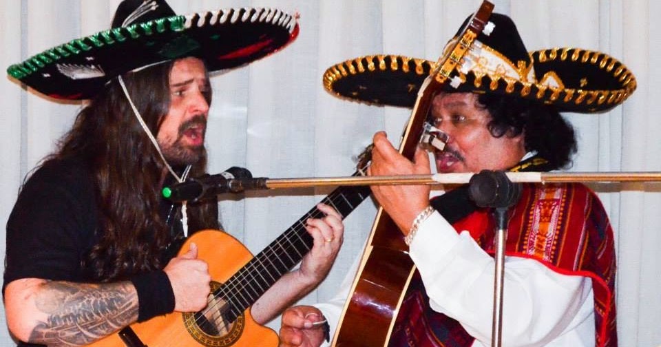 GRUPO DE MUSICOS MEXICANOS MARIACHIS DUPLA TRIO DE MARIACHIS E BANDA MEXICANA O GUITARRISTA DA