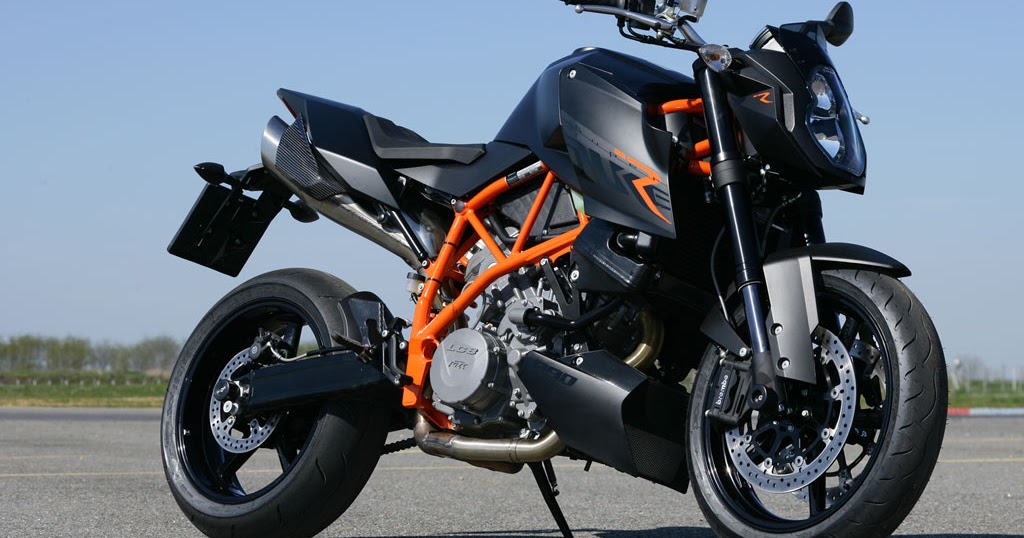 Mannara chopra in "zid" movie fruity scene review KTM