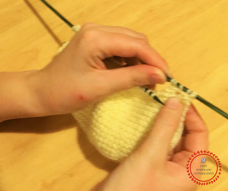 Cozy Woodland Cottage Knits How to do a yarn forward (yfd) in 5 easy steps