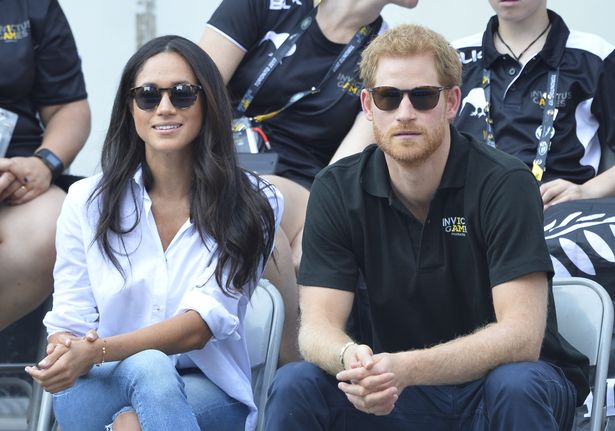 PRINCIPE HARRY....  .¿ ENAMORADO DE UNA ACTRIZ ? - Página 21 Prince-Harry-watches-the-Wheel-Chair-tennis-as-part-of-the-Invictus-games-in-Toronto%2B%25281%2529